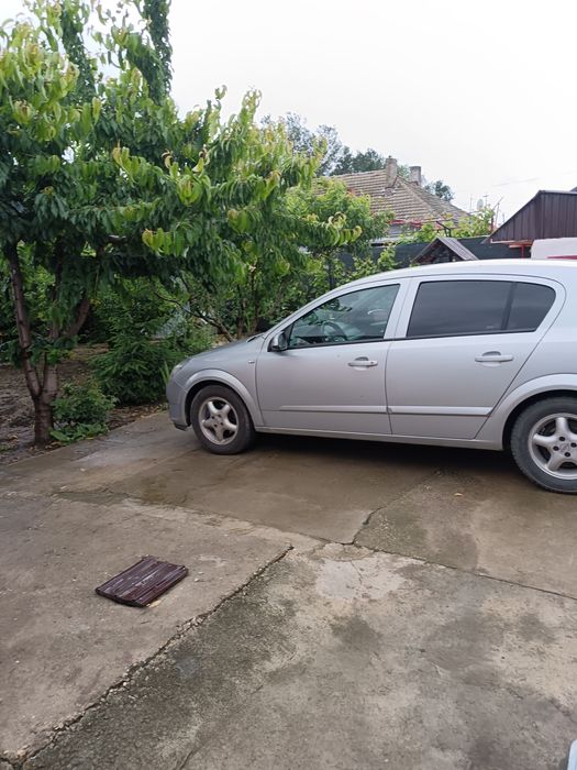 Vind Opel Astra h 16 y