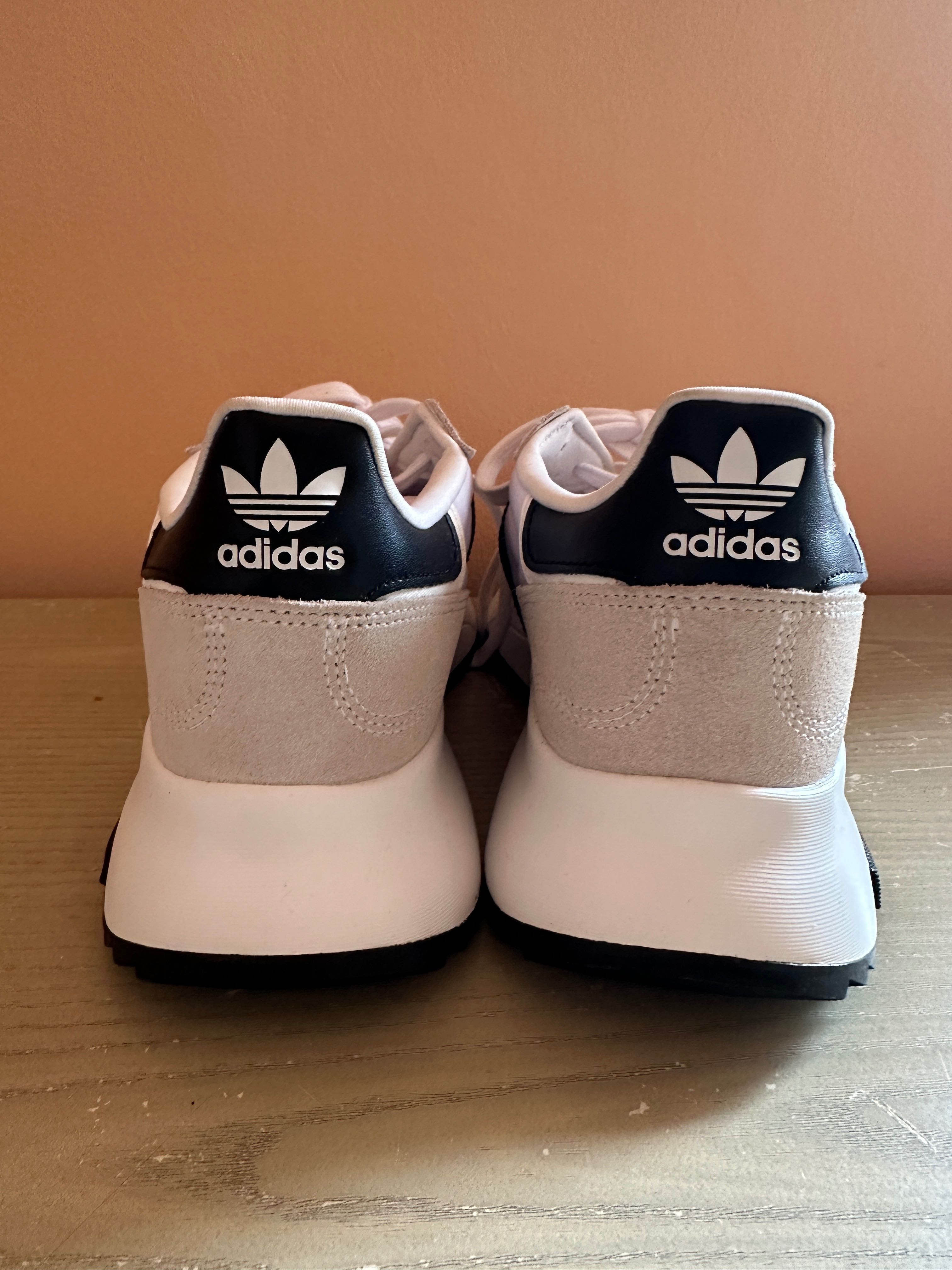 Vând adidas retropy f2 nou nouț