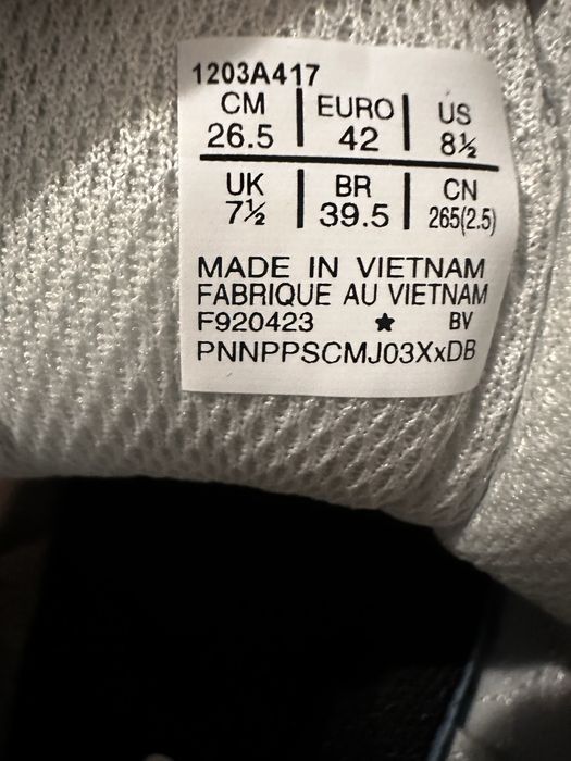 Vand Asics marimea 42