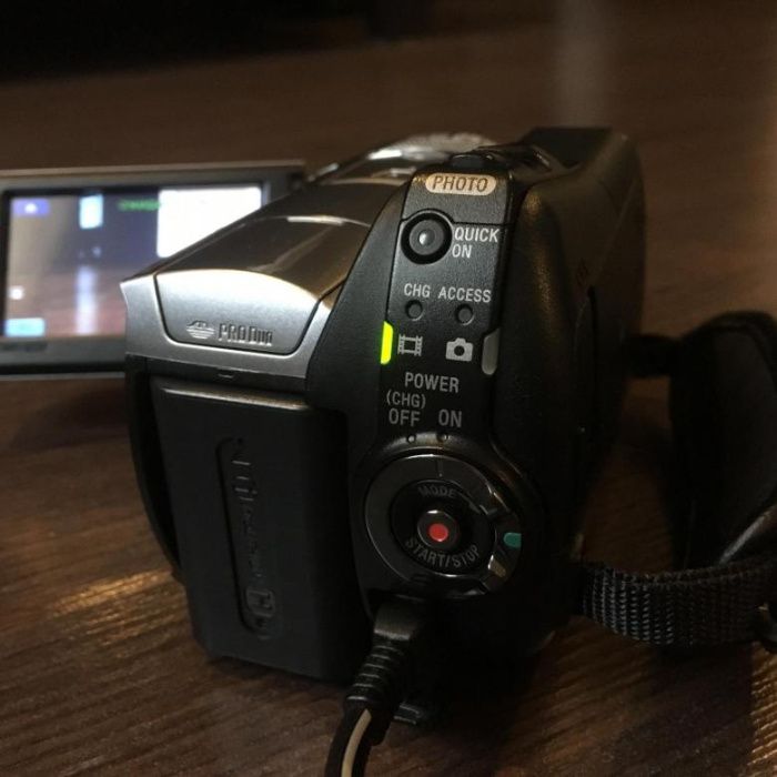 HDD-видеокамера Sony DCR-SR85E