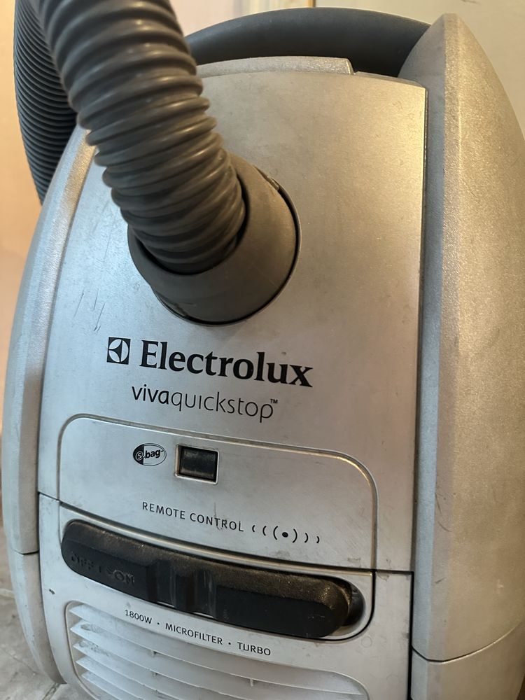 Отдаем пылесос Electrolux