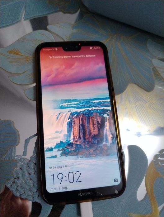 Vând telefon HUAWEI P20 LITE PIESE