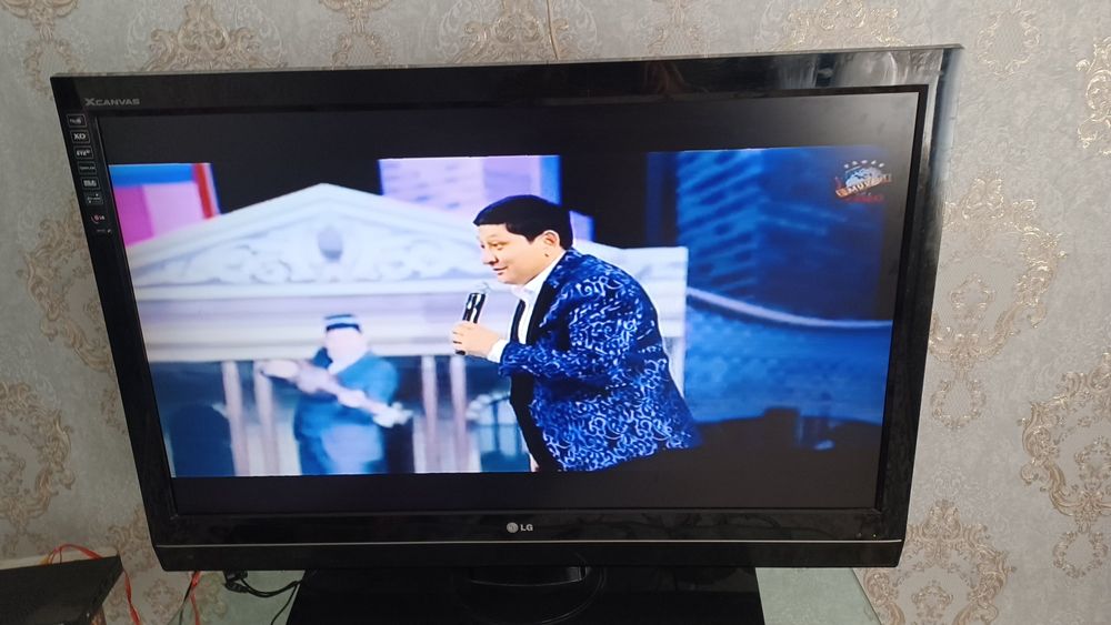 Телевизор LG50диоганаль в отличном состояние работает отлично