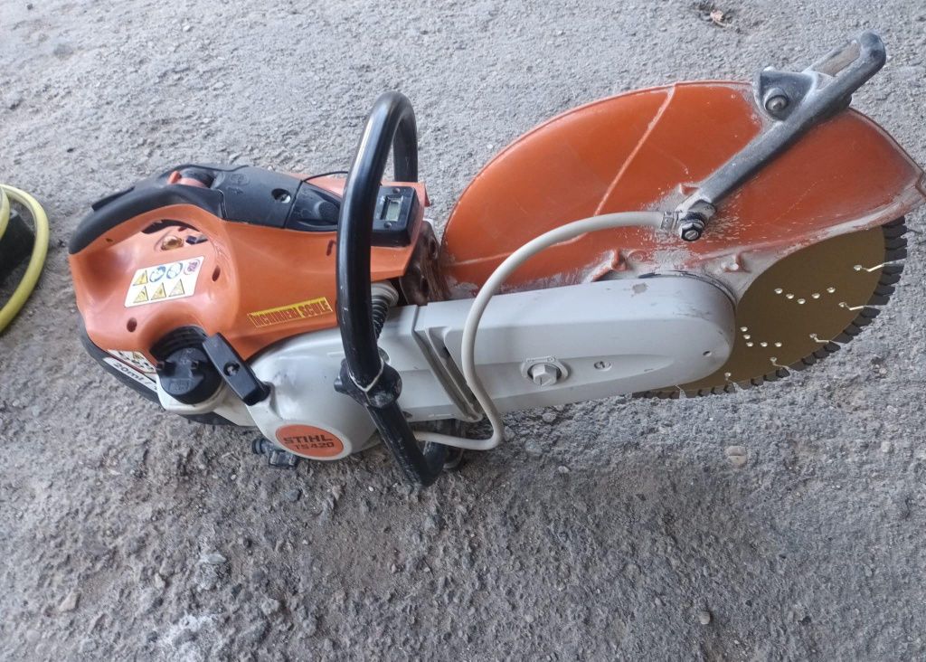 Inchiriez girafa sefuitoare glet Macara Rigips motoburghiu motosapa