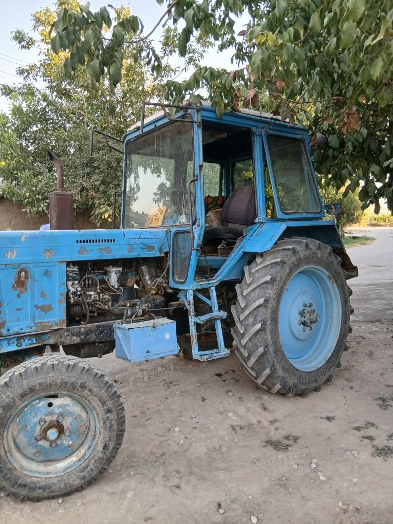 Mtz 80 traxtr satilur