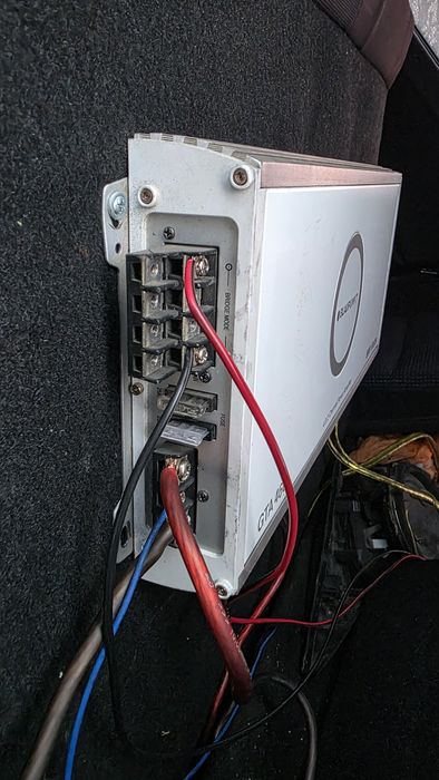 Blaupunkt , бас каса +усилвател комплект