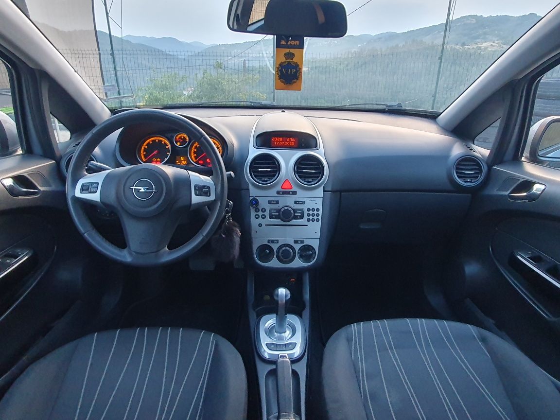 Opel Corsa D 2009 1.2i automatic