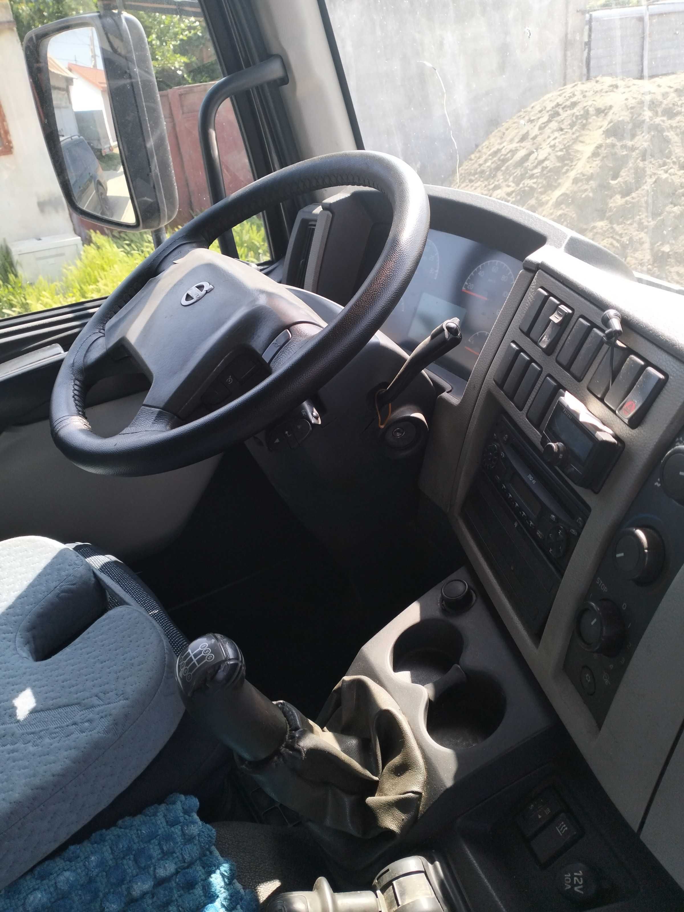 Camion 12t Volvo FL 240 lift