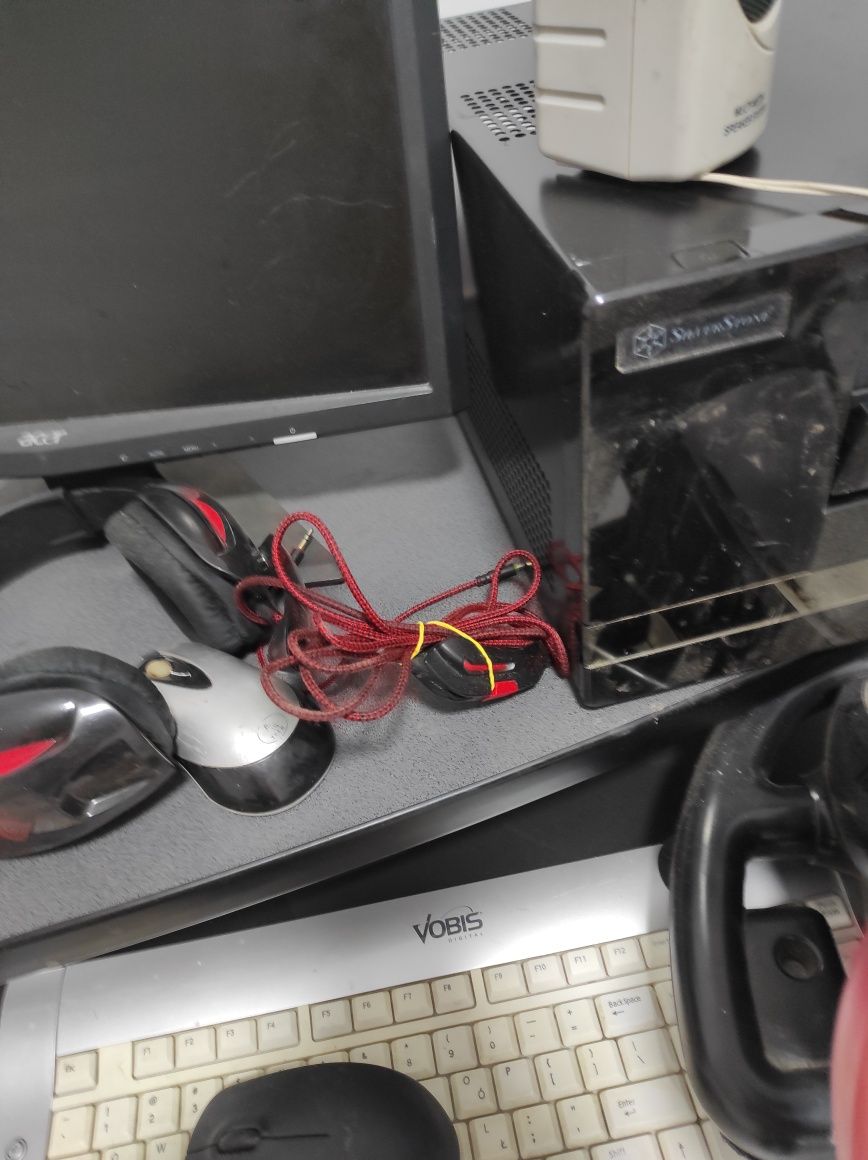 Sistem PC +monitor și multe altele