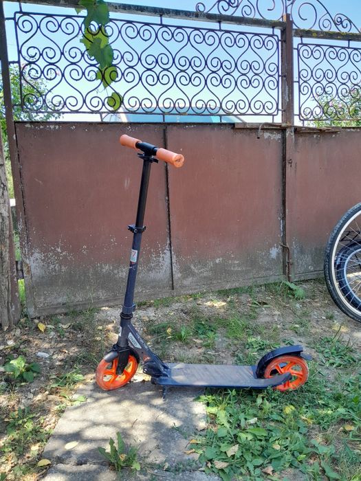 Vand biciclete si trotinete