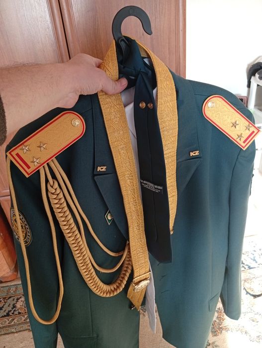 Военная парадная форма