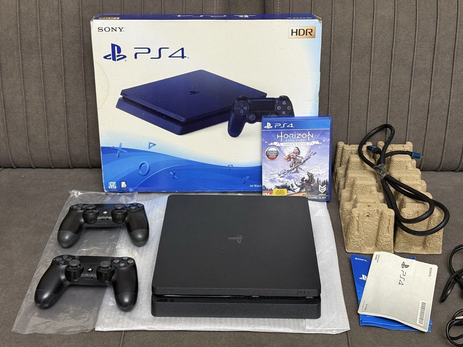 PlayStation 4 Slim 1TB 2 Джойстика В Идеальном Состоянии