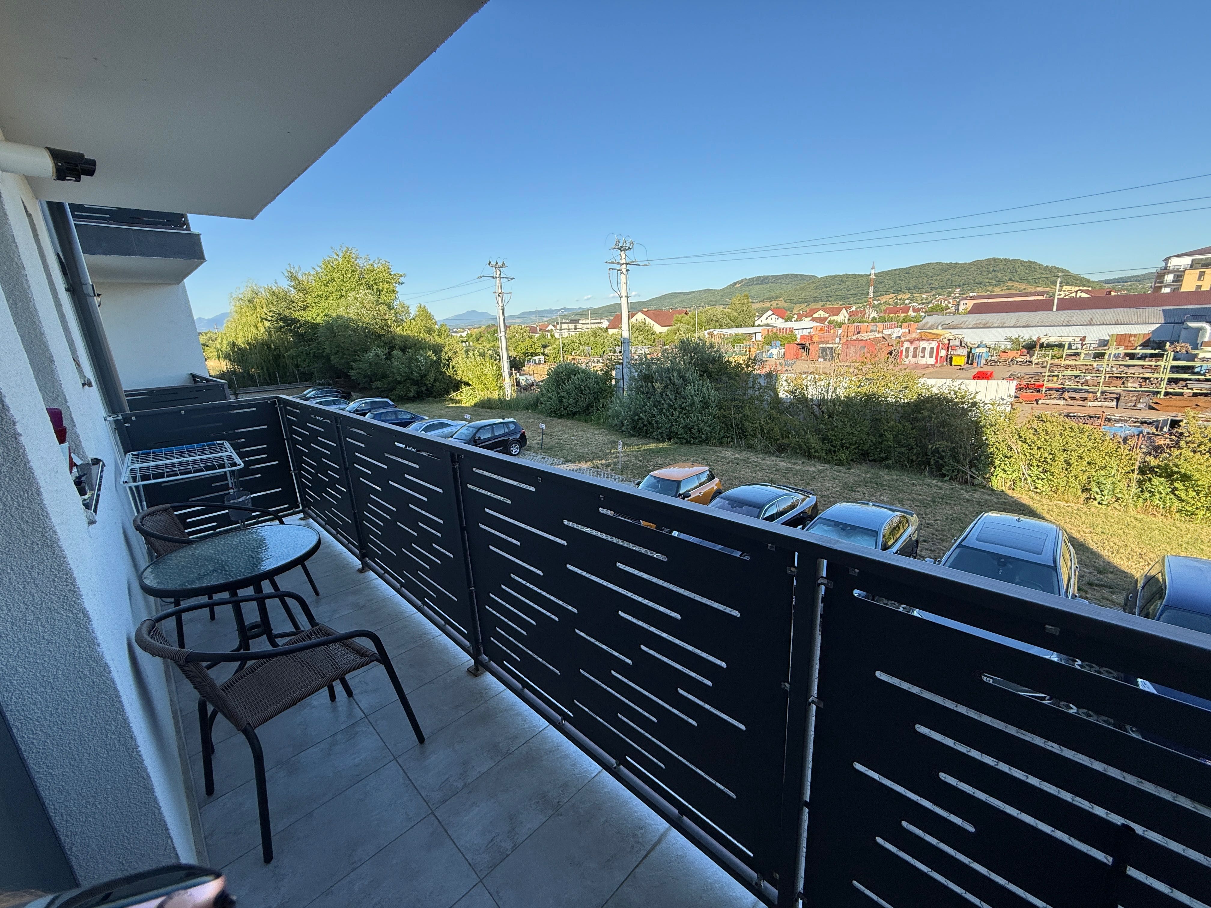 Apartament de vânzare în bloc nou, complet mobilat și utilat.
