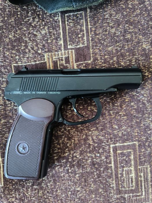 Pistol airsoft Makarov FULL METAL CU RECUL