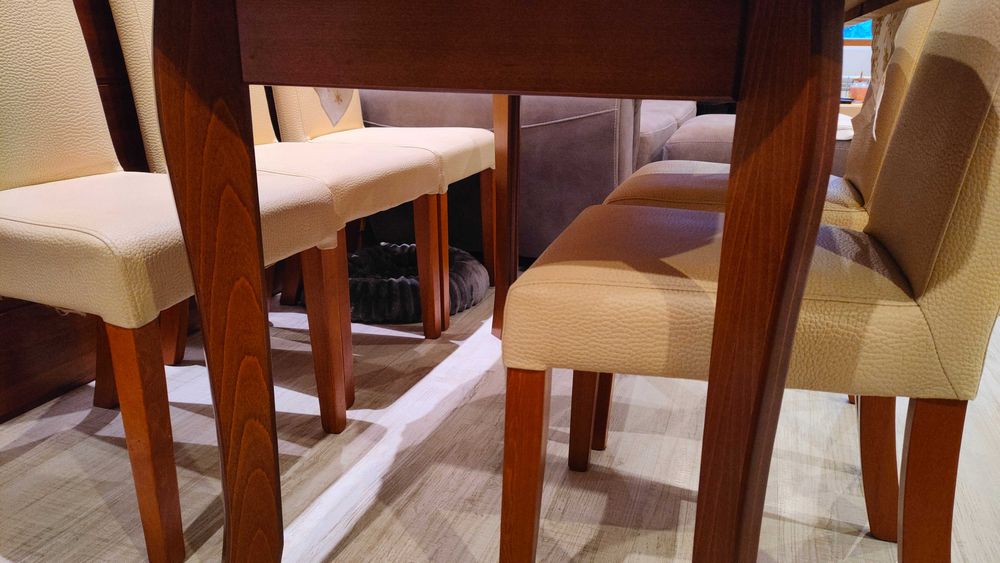 Разтегателна трапезна маса, масив + 6 броя трапезни столове Еко кожа