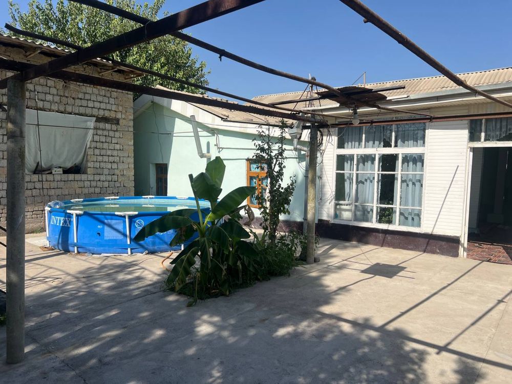 Uy sotiladi 16sotix oldi va orqa tomonida kocha otkan