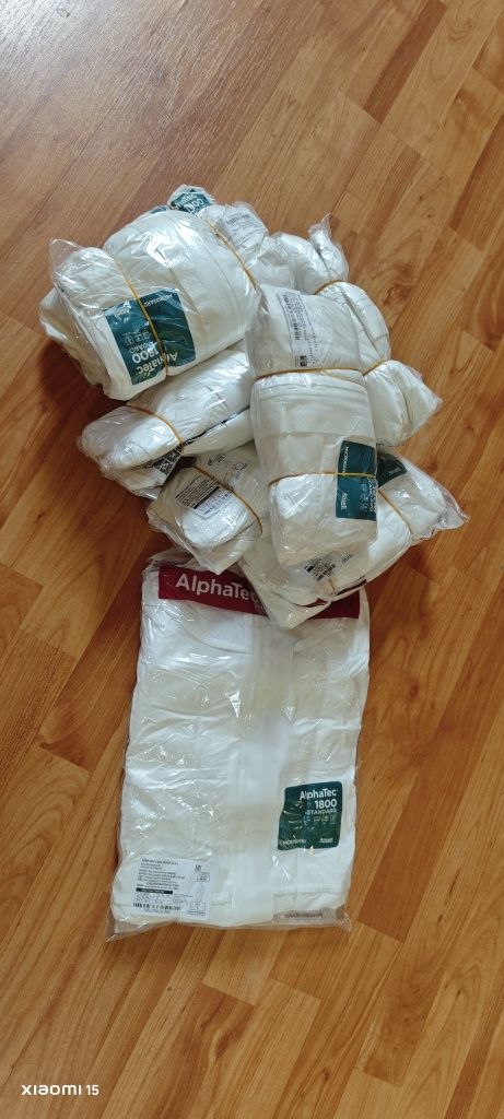 Echipament de protectie( manuși, pantofi, ochelari)
