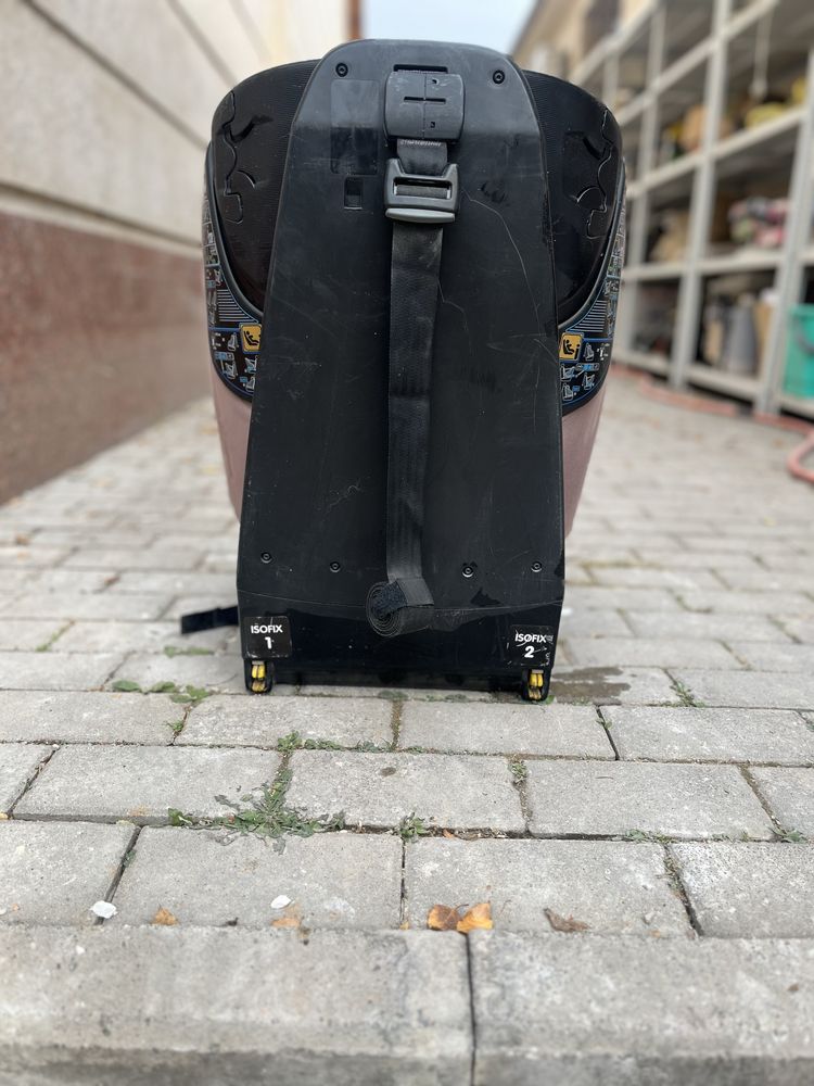 Автокресло Axiss Fix