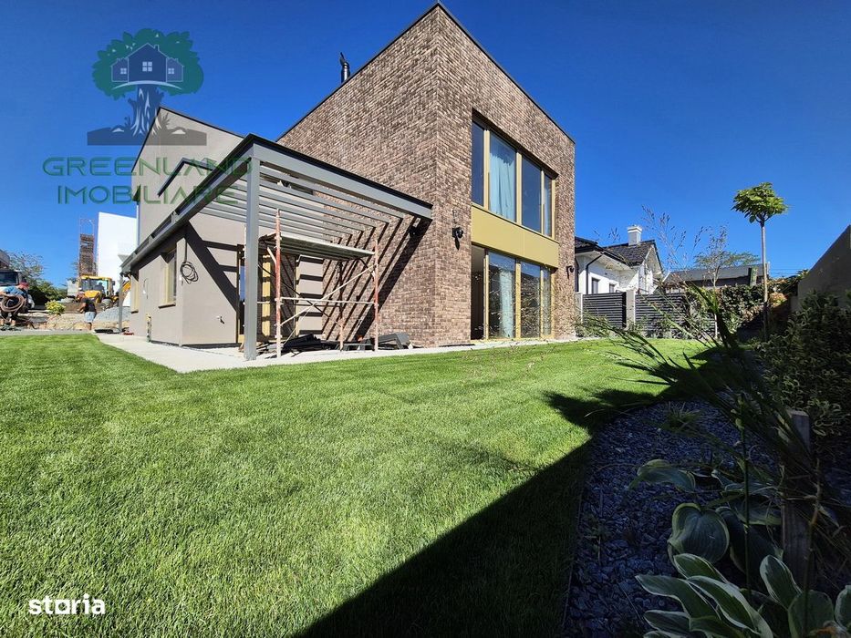 VILA LUX 5 camere, 3 bai, 200mp, teren 500mp, Platou GALATA