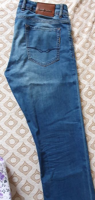 Джинсы женские, привезли из Америки  Турции  качество отличное  .