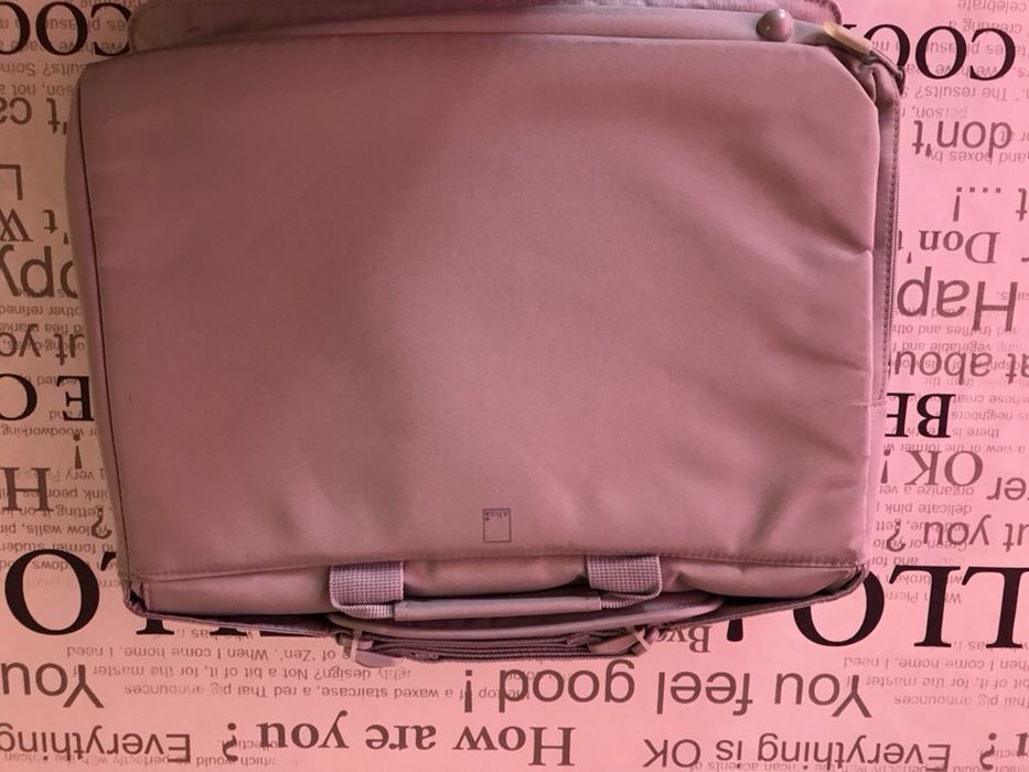 Стилна дамска чанта за лаптоп или документи
