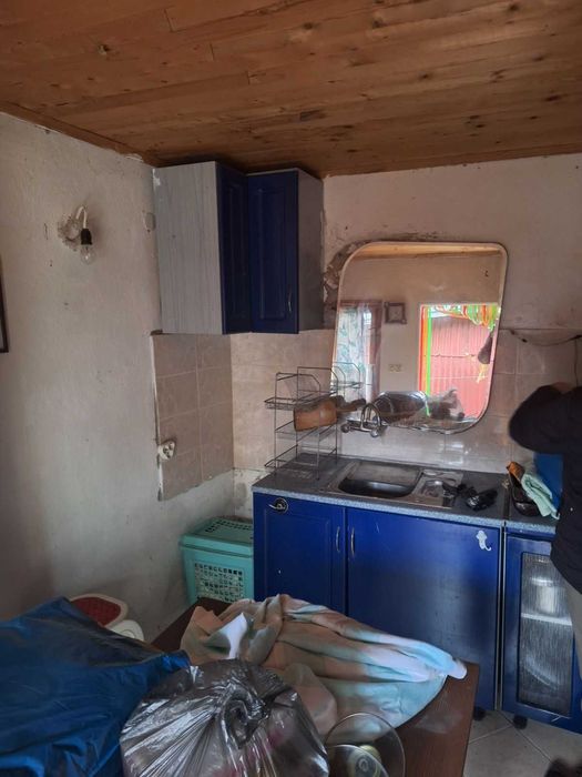 Парцел с постройка в село Кошарица