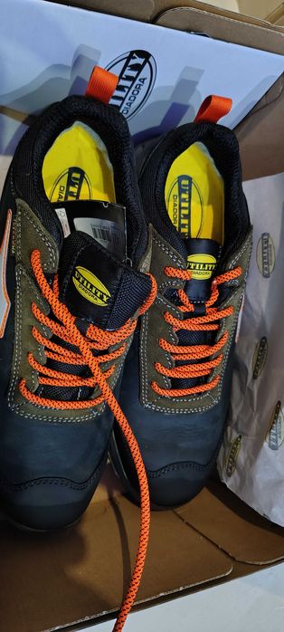Работни обувки, половинки DIADORA Utiliti ном.42 и 43.