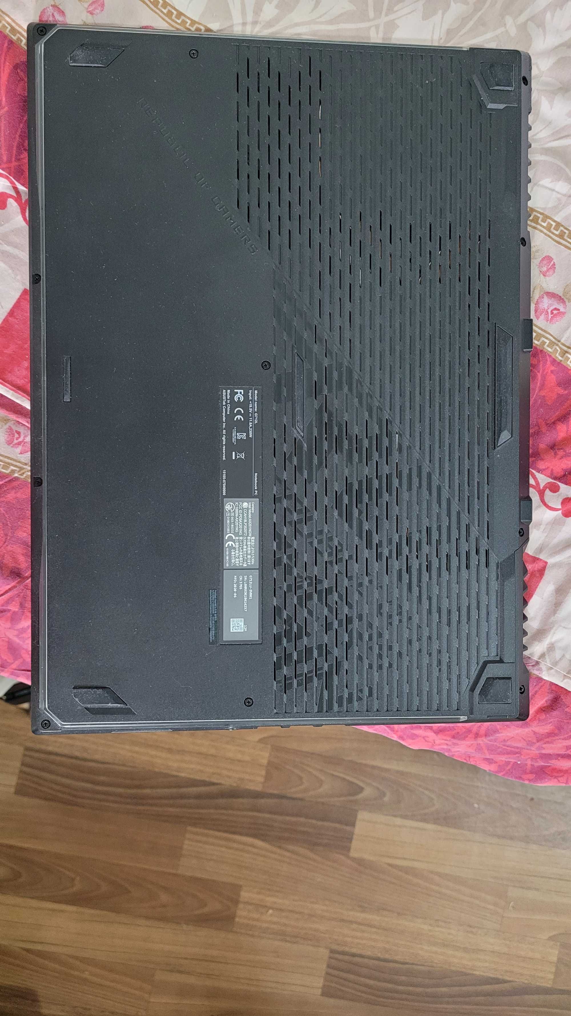 ASUS ROG G712L ноутбук