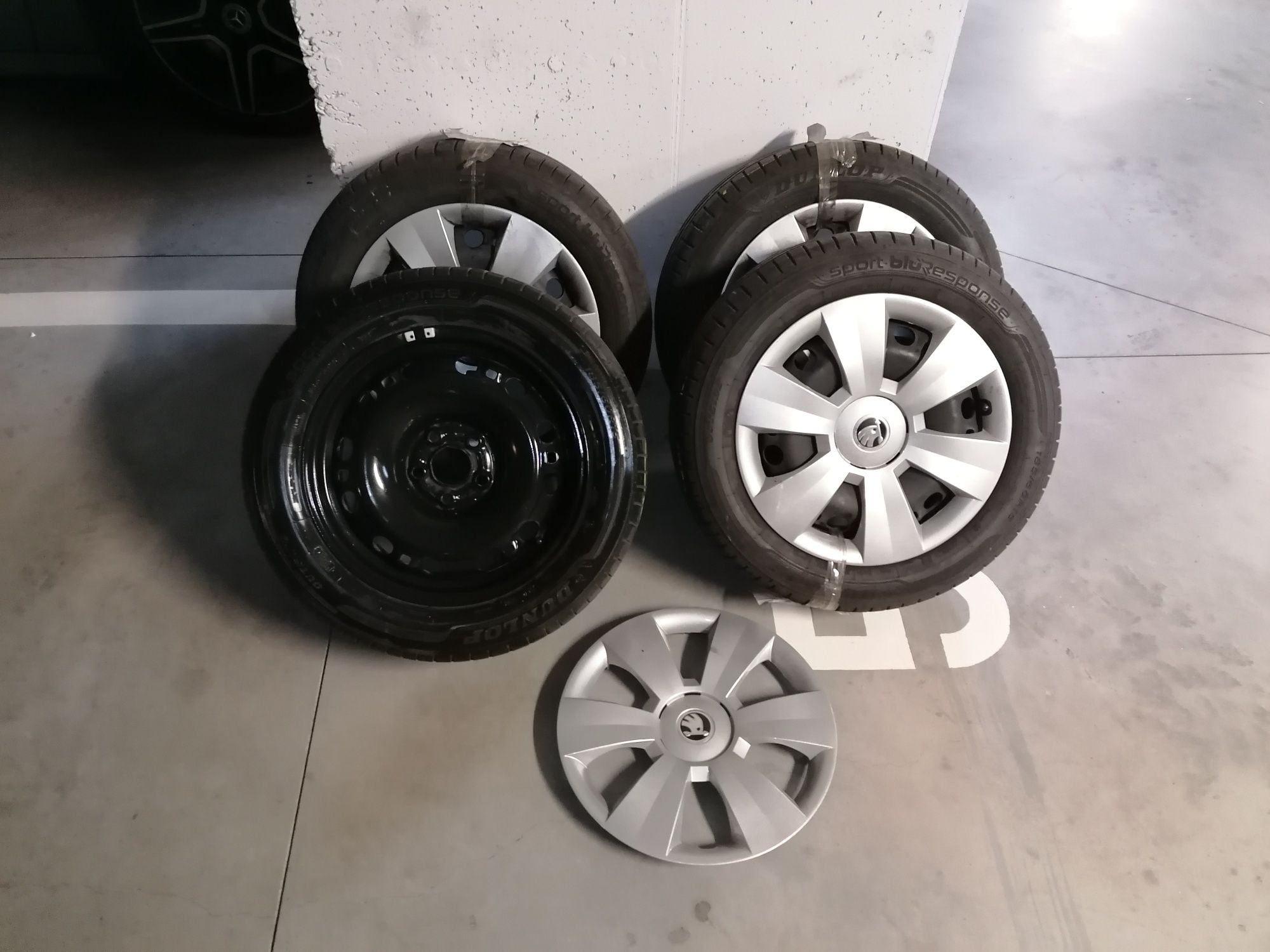 Vând Dunlop Sport Blue Response 185/60R15