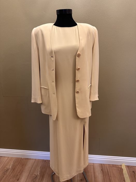 Costum dama galben Armani M