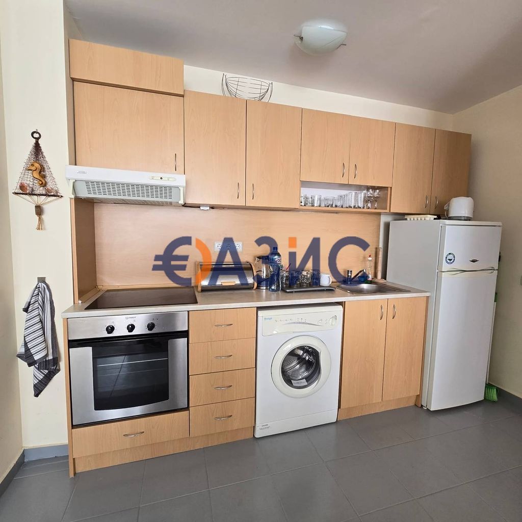 Продава се Двустаен апартамент в Свети Влас - 71 кв.м за 1324 €/кв.м - Снимка #13