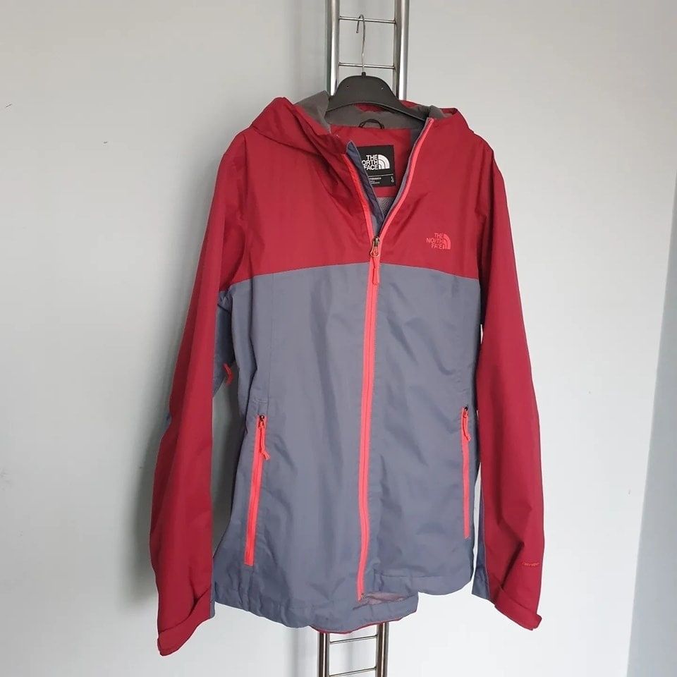 Страхотно дамско яке THE NORTH FACE размер L  ветровка