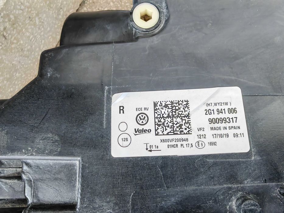 Фар VW Polo 2G десен / Фар Polo 2G / Фар Поло 2Г Оригинален