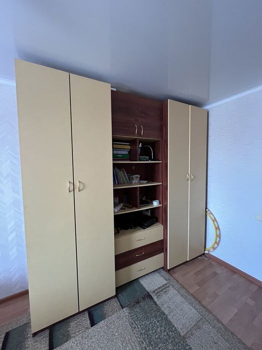Срочно продам шкаф