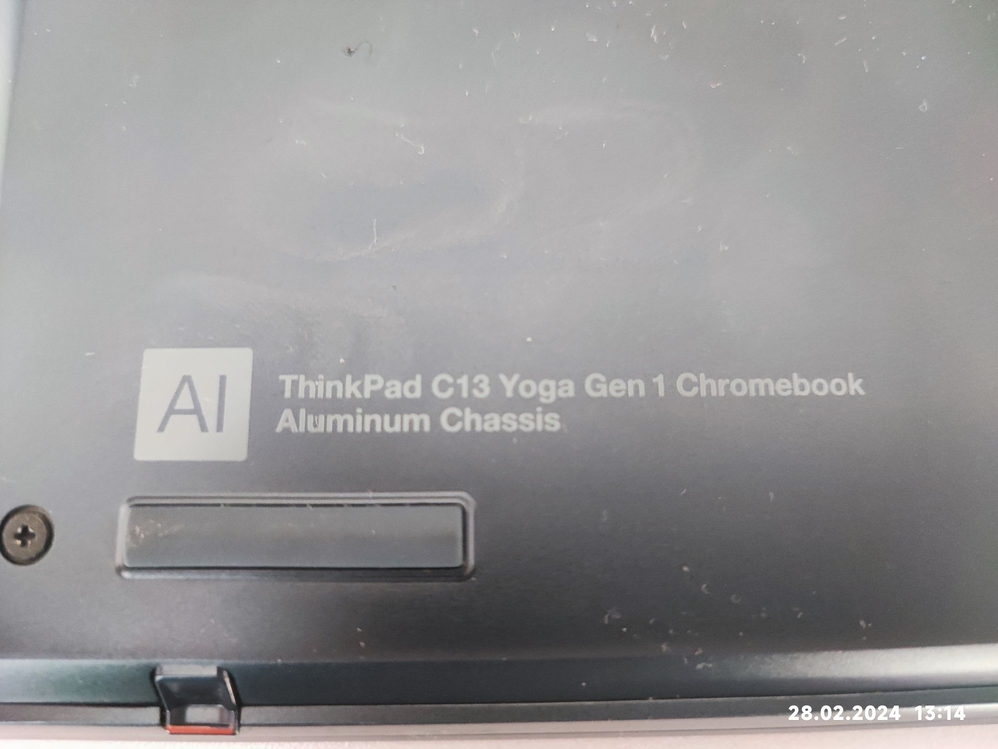 Продавам Chromebook Lenovo Thinkpad 13.7″ Touch Yoga C13 Ryzen 5 3500C