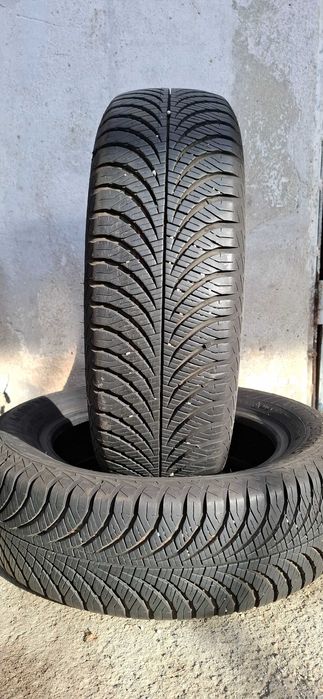 2бр. 175/65/15 Goodyear 7mm грайфер, дот 20г. Безплатен монтаж