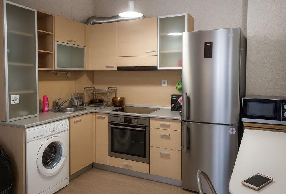 Тристаен апартамент в района на Колхозен пазар!