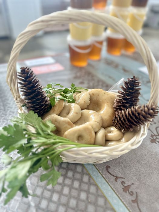 Грибы соленые грузди, сухие ассорти