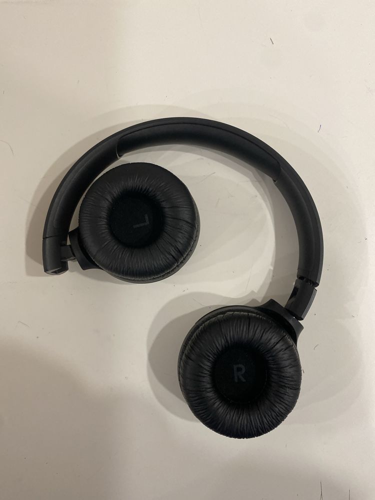 Наушники JBL почти не использовались  как нов︎ые