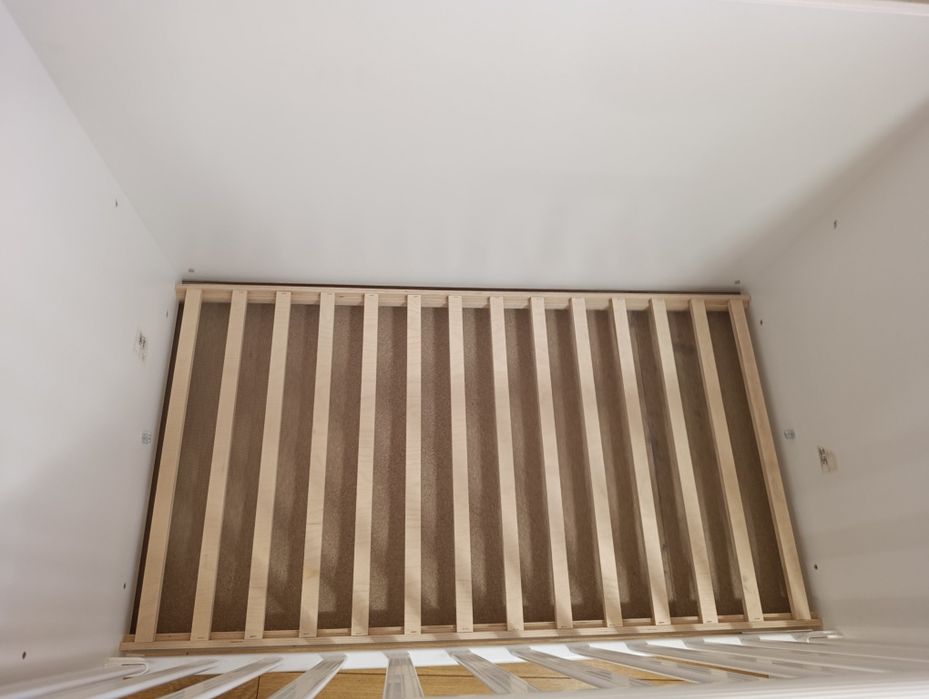 Дървена бебешка кошара, трансформираща се.