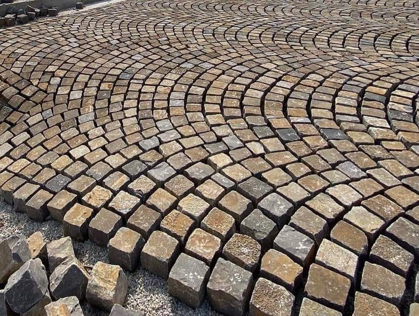 Piatră cubică Andezit, mă deplasez oriunde în Țară