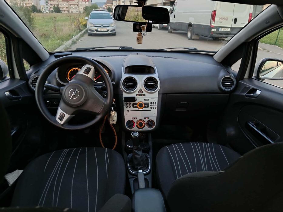 Opel Corsa D 2010 1.2 benzina