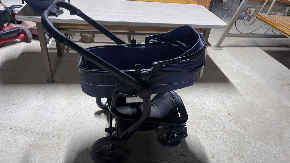 Продается коляска плюс автолюлька