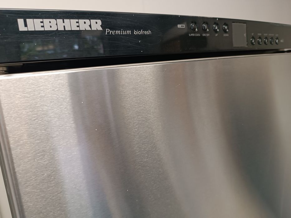 Хладилник с фризер LIEBHERR PREMIUM INOX