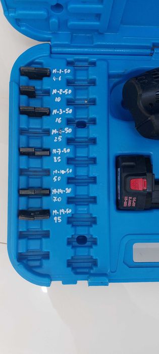 Presa conectorii electrici