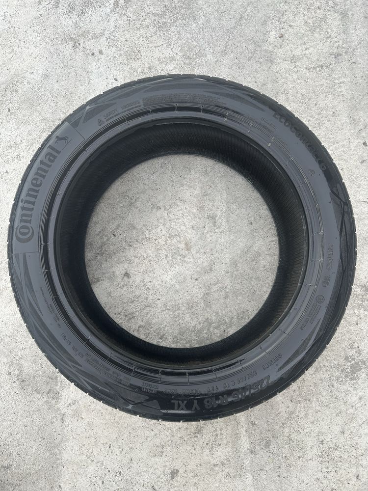225/45/18 Continental