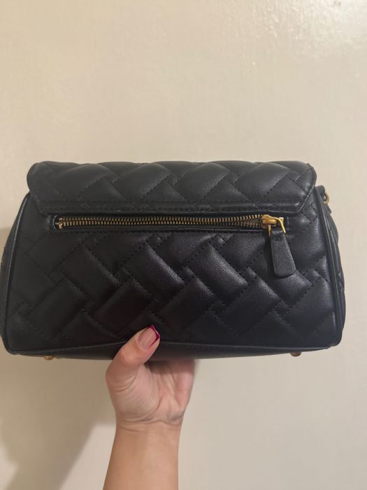 Чанта GUESS черна с дълга дръжка