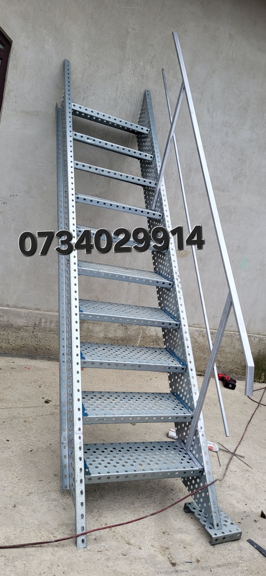 Scări metalice zincate