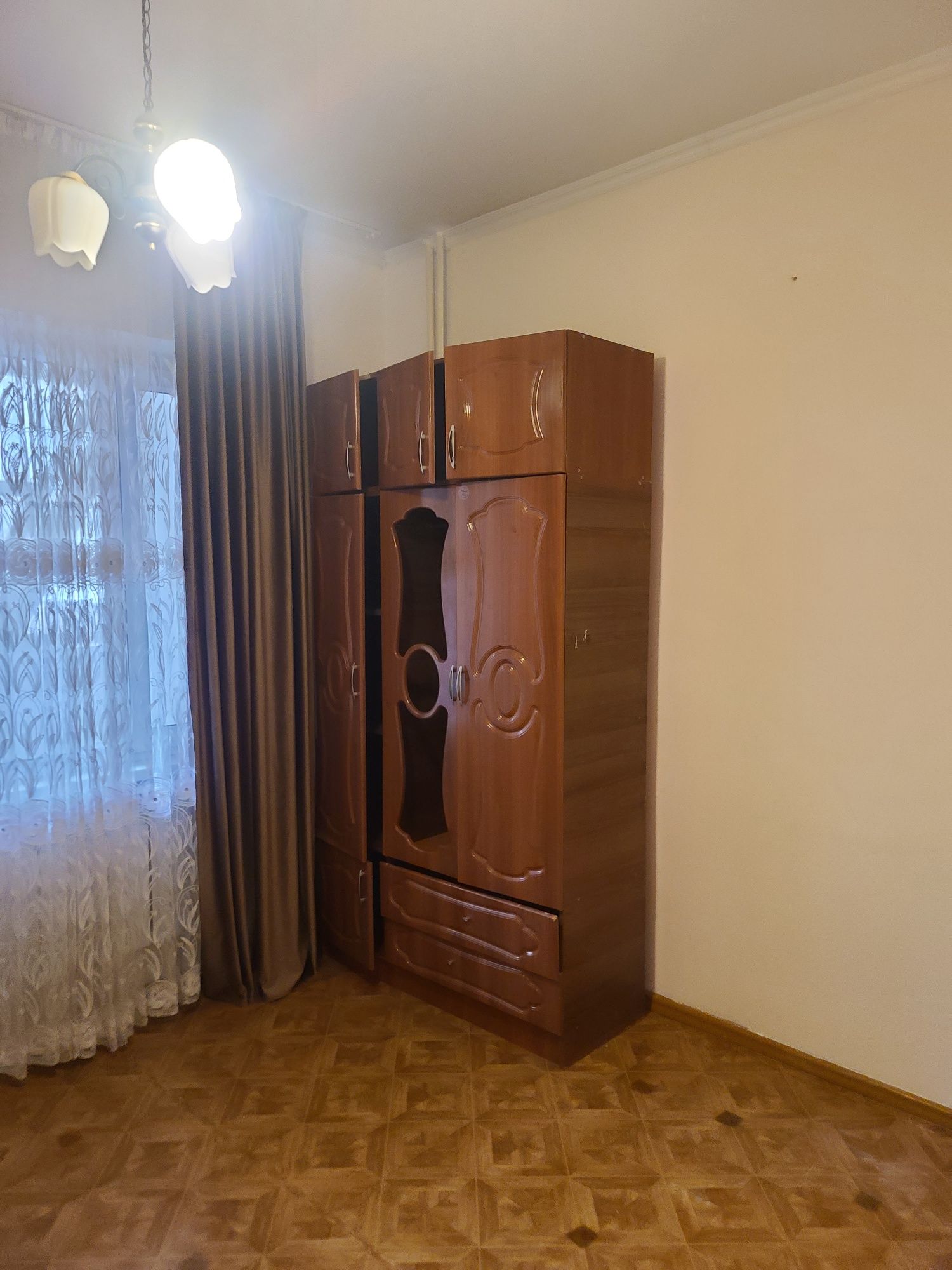 Продаю шкаф в рабочем состоянии 50000
