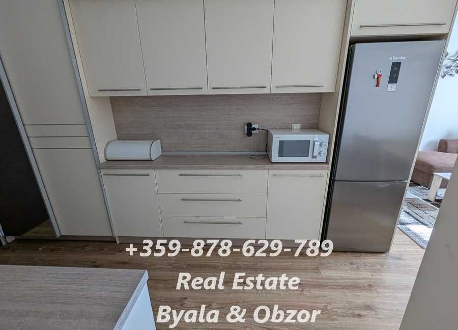 Добре обзаведен двустаен апартамент в гр.Обзор